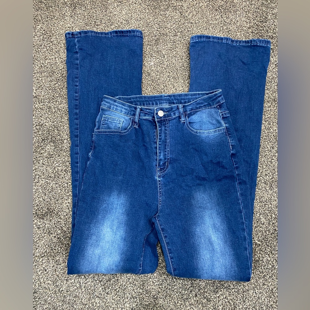 NWOT SHEIN stretchy flare bottom jeans